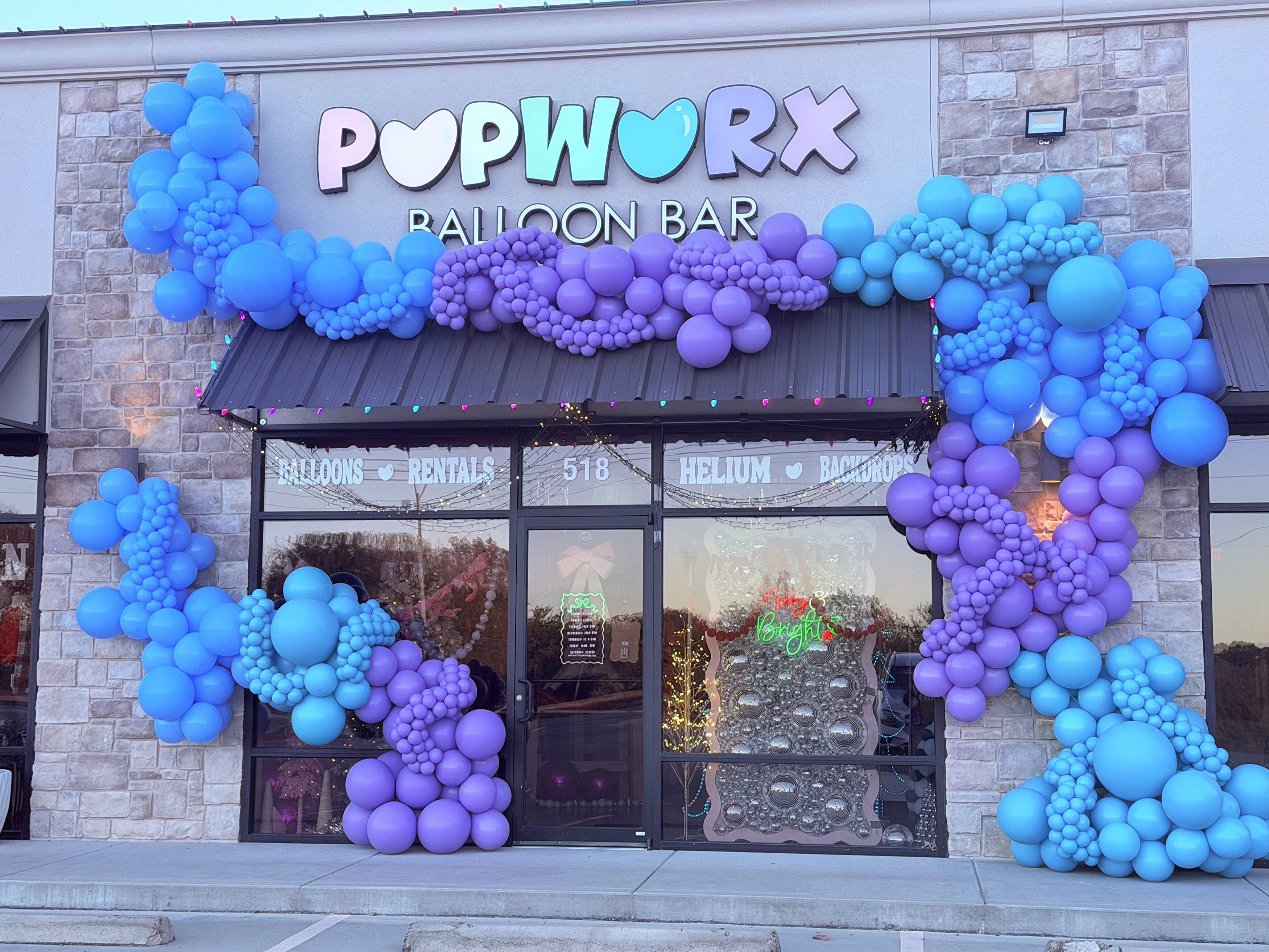 Blue and purple garland on the Balloon Bar